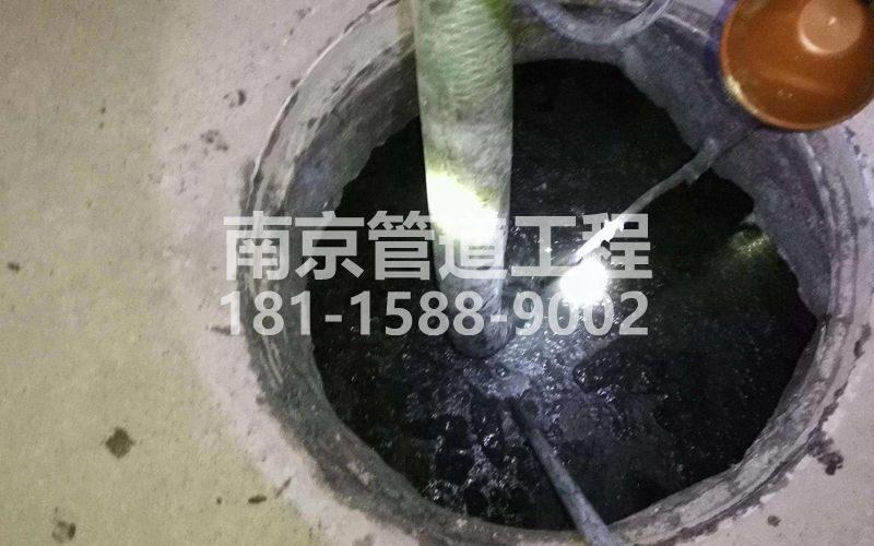 216江浦清理化粪池