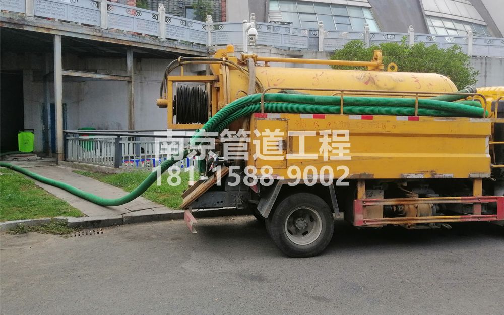277江浦商场隔油池吸污